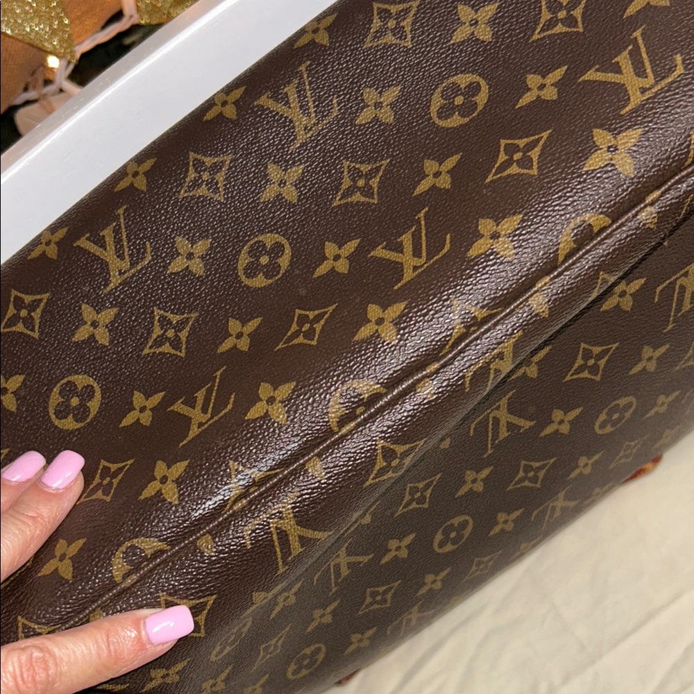 Louis Vuitton Neverfull MM - Picture 7 of 17